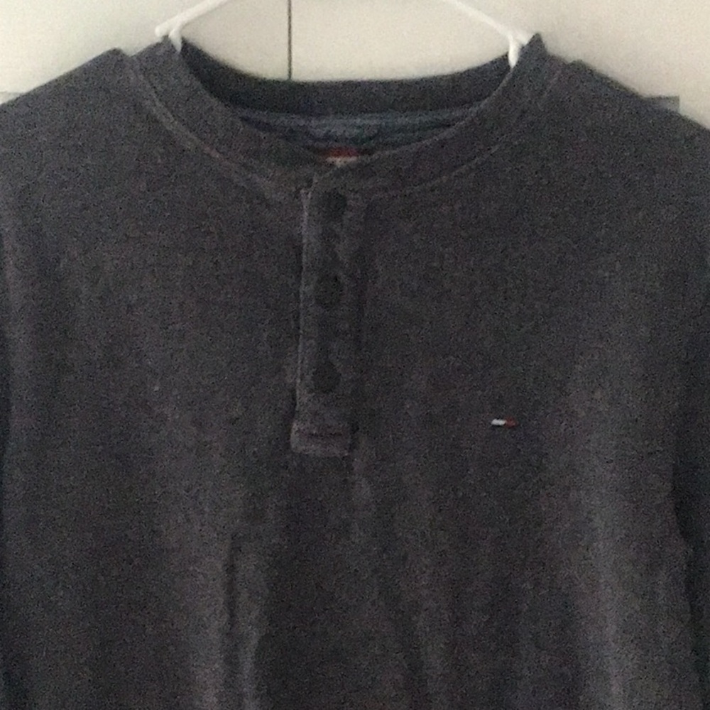 Men’s small Tommy Hilfiger.